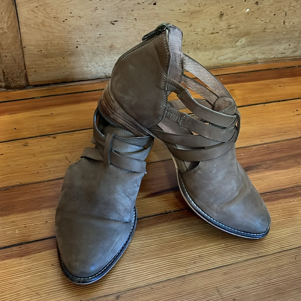 Seychelle woven bootie
